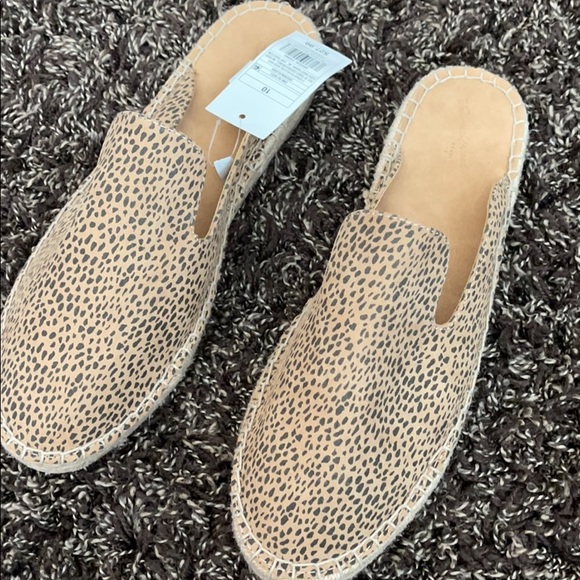 Ladies leopard print slip on shoes - Picture 6 of 6